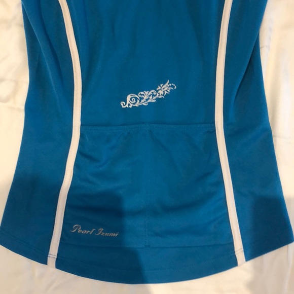 Ladies athletic sleeveless top with water pouches - Picture 5 of 5